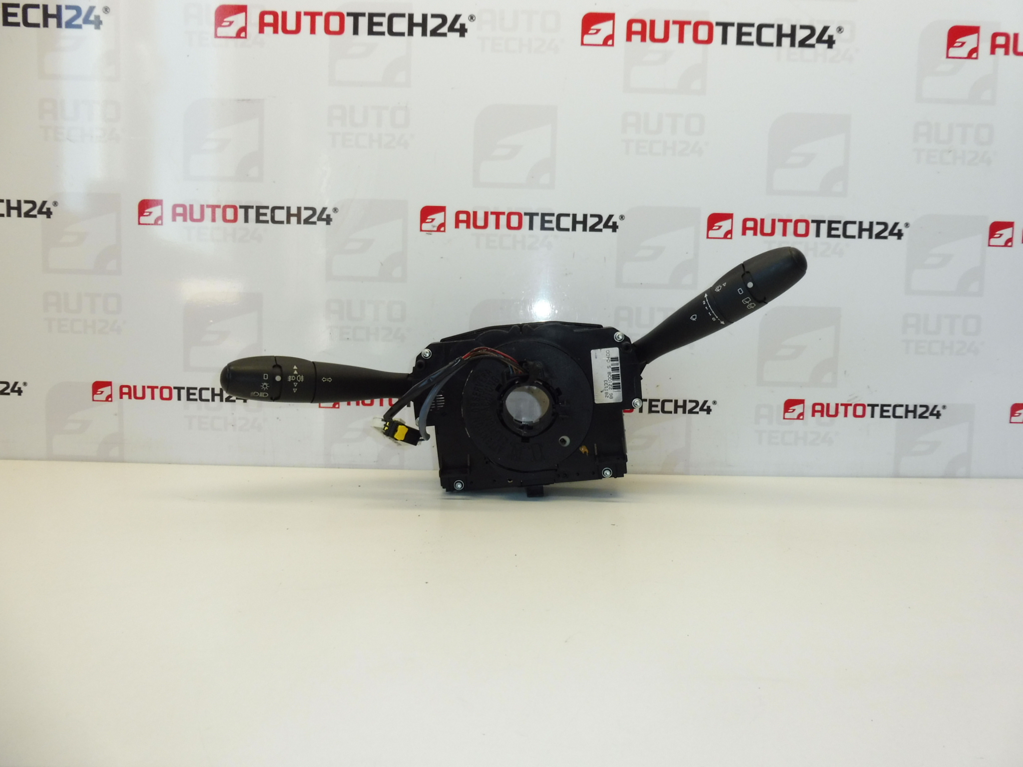 Commandes à levier Peugeot 207 96657282XT 6242SP