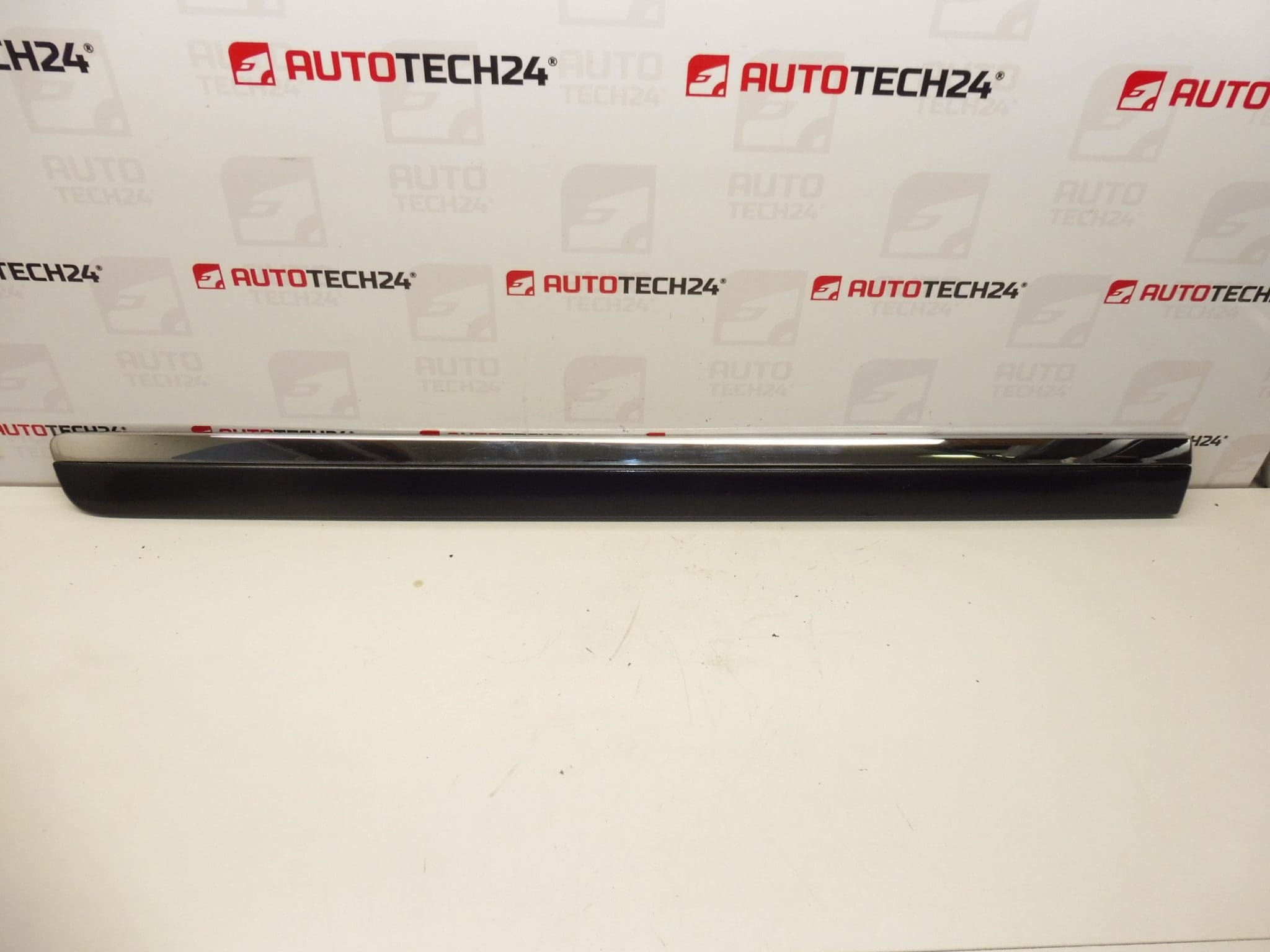 Moulure porte avant gauche Citroen C8 Peugeot 807 EYJ 1401028777 8545GH – Image 4