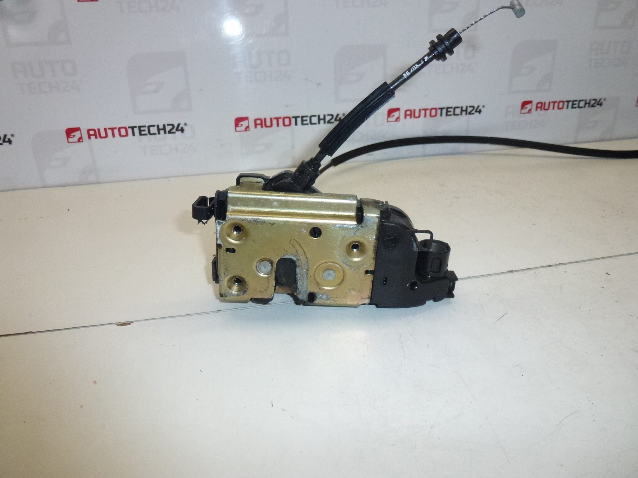 Serrure de porte gauche Peugeot 307CC 52229880 9135P5 – Image 2