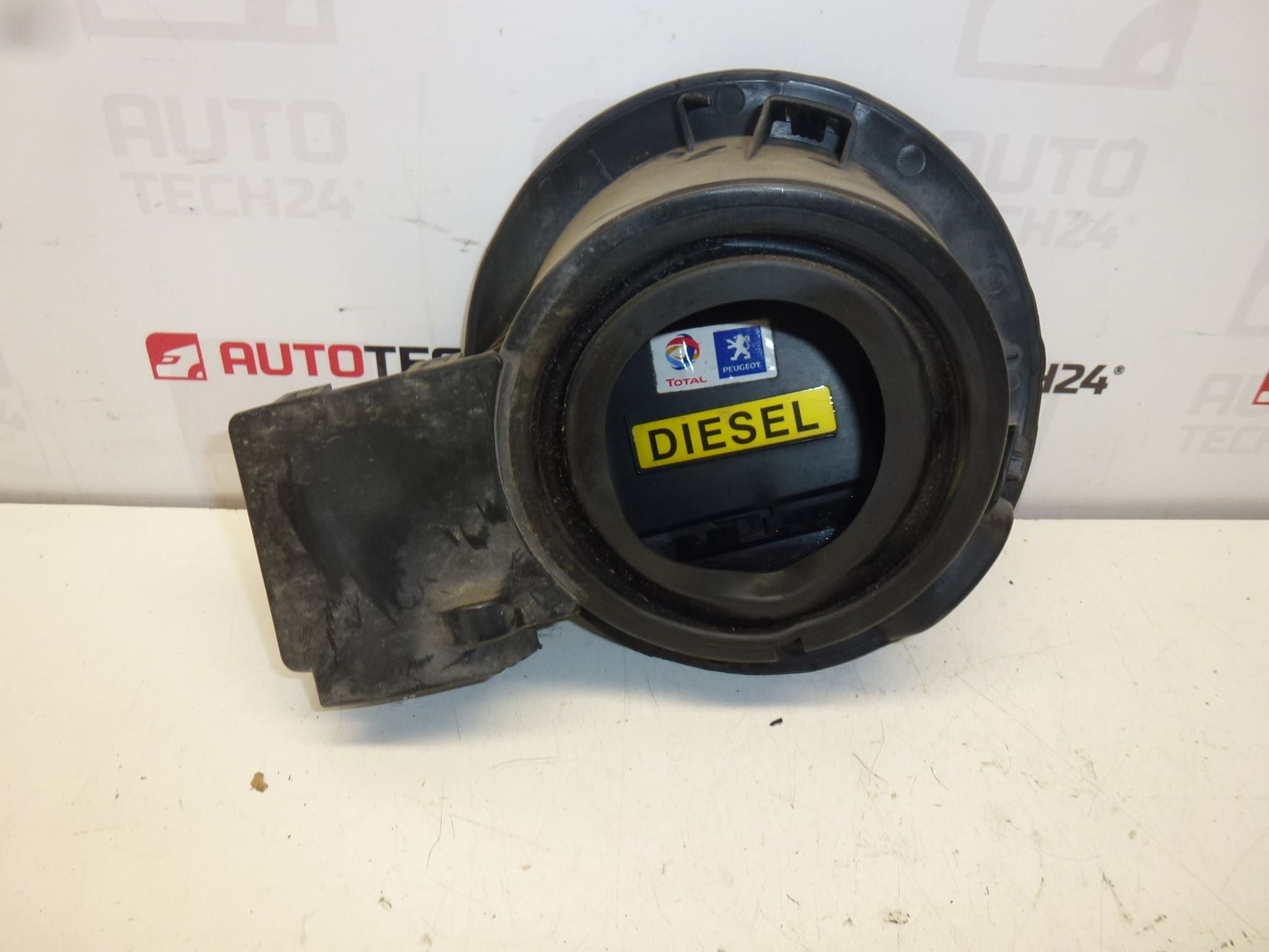 Couvercle de réservoir KTVD Peugeot 308 1517G5 1518C9 – Image 2