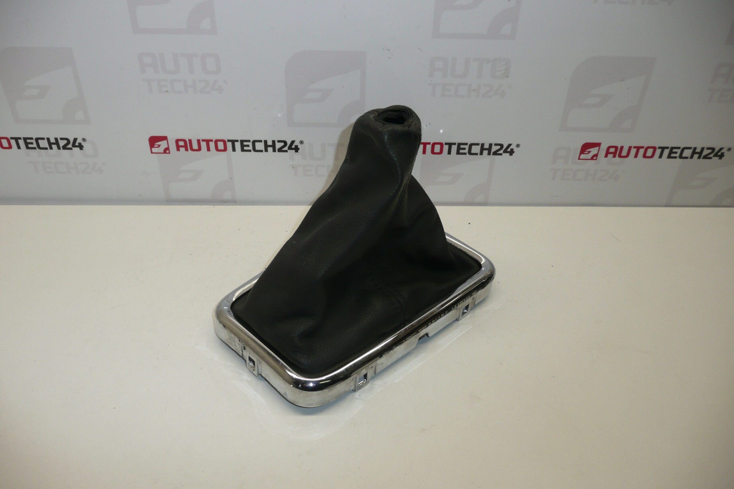 Cache levier de vitesse Peugeot 407 7589E1 7589TS – Image 4