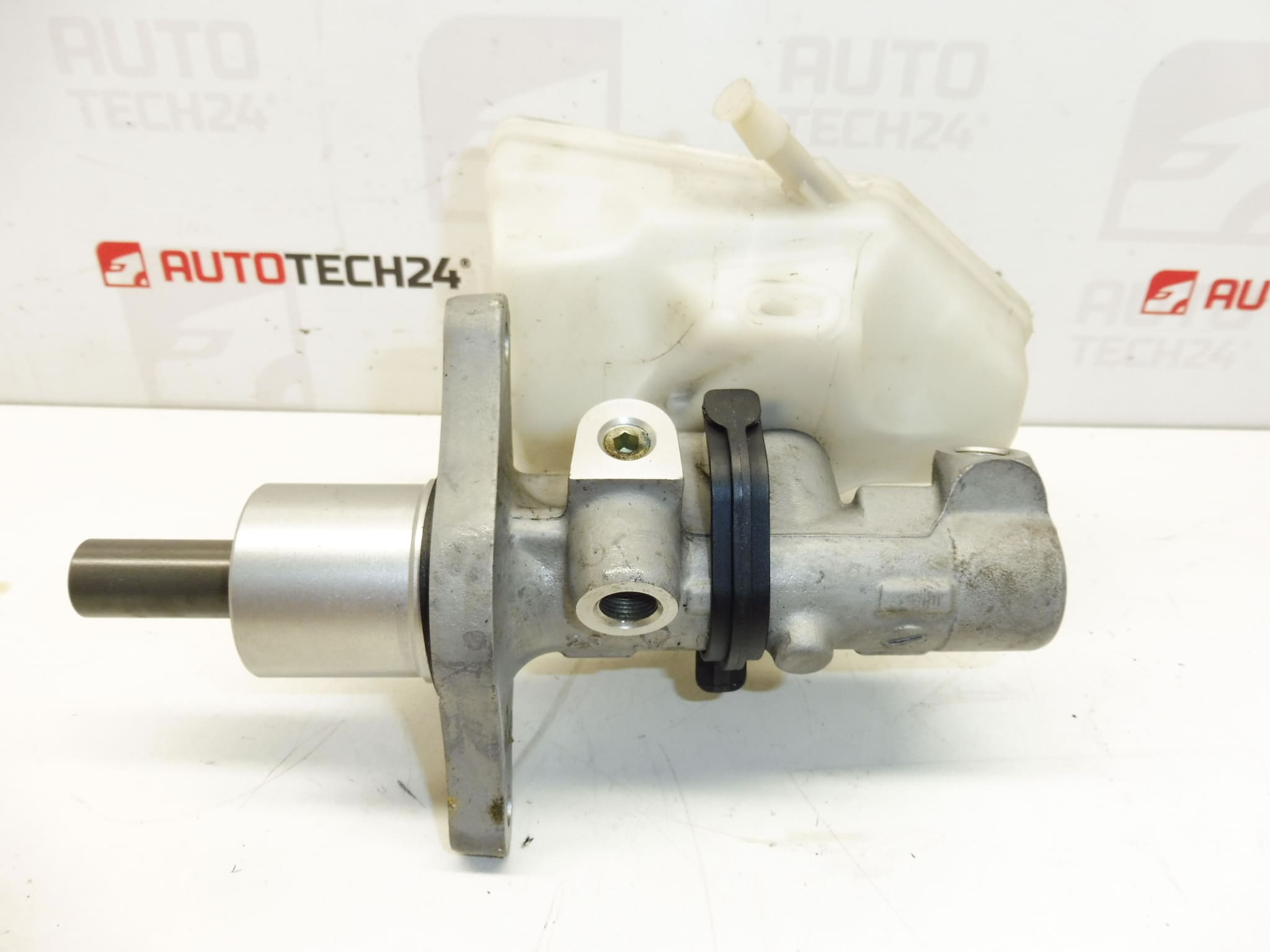Maître cylindre de frein Bosch Citroën Peugeot 9467533880 4601T0 – Image 3