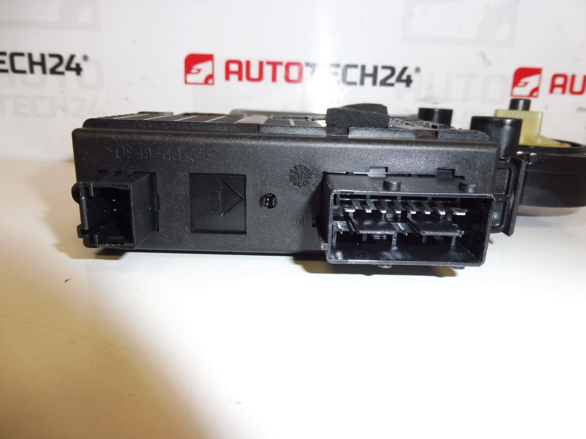 Moteur de vitre avant droite Citroën C4 Picasso 9682495780 9222CY – Image 2