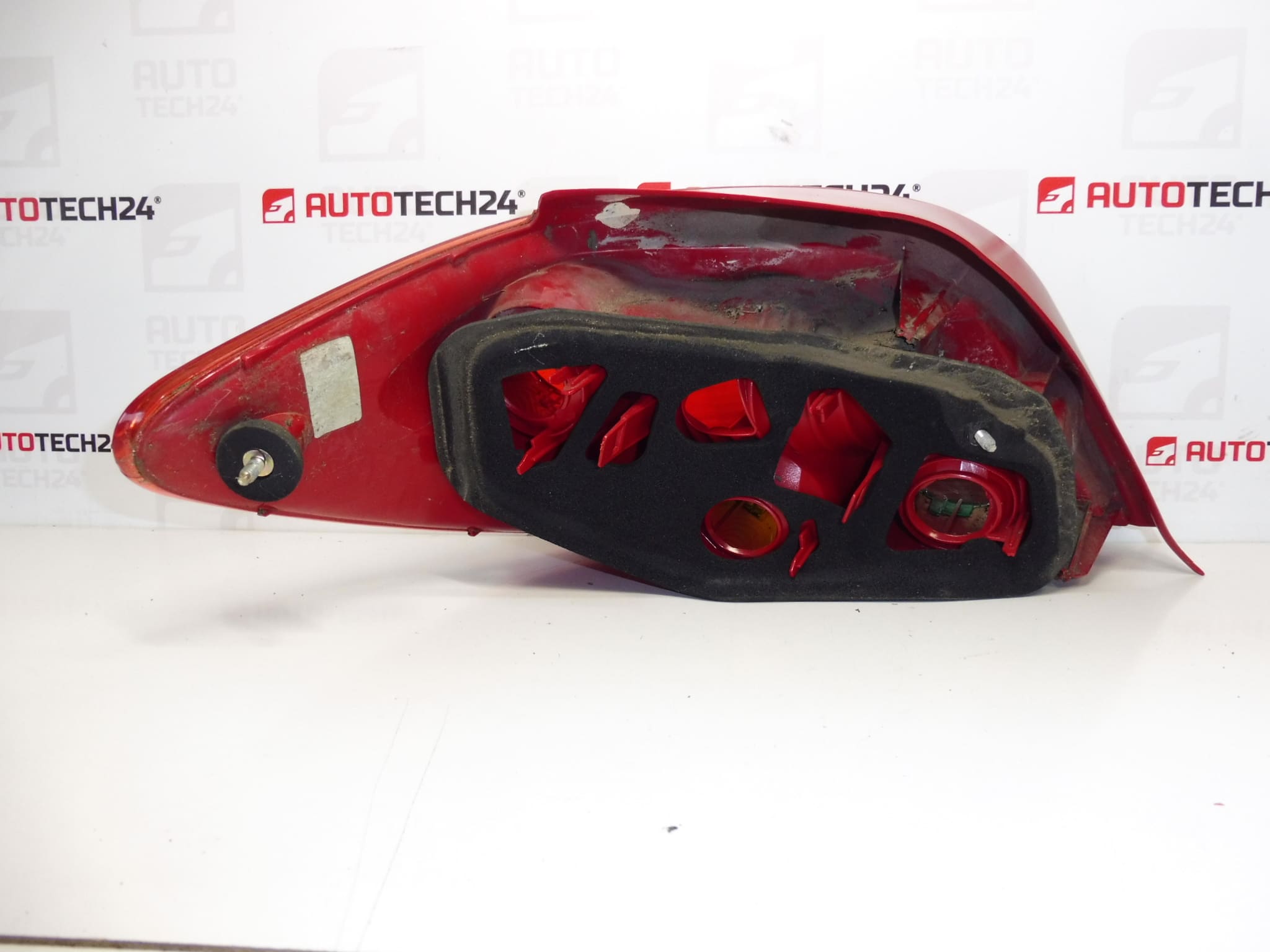 Feu arrière droit Peugeot 307 96343705JE 89023239 6351P3 – Image 2