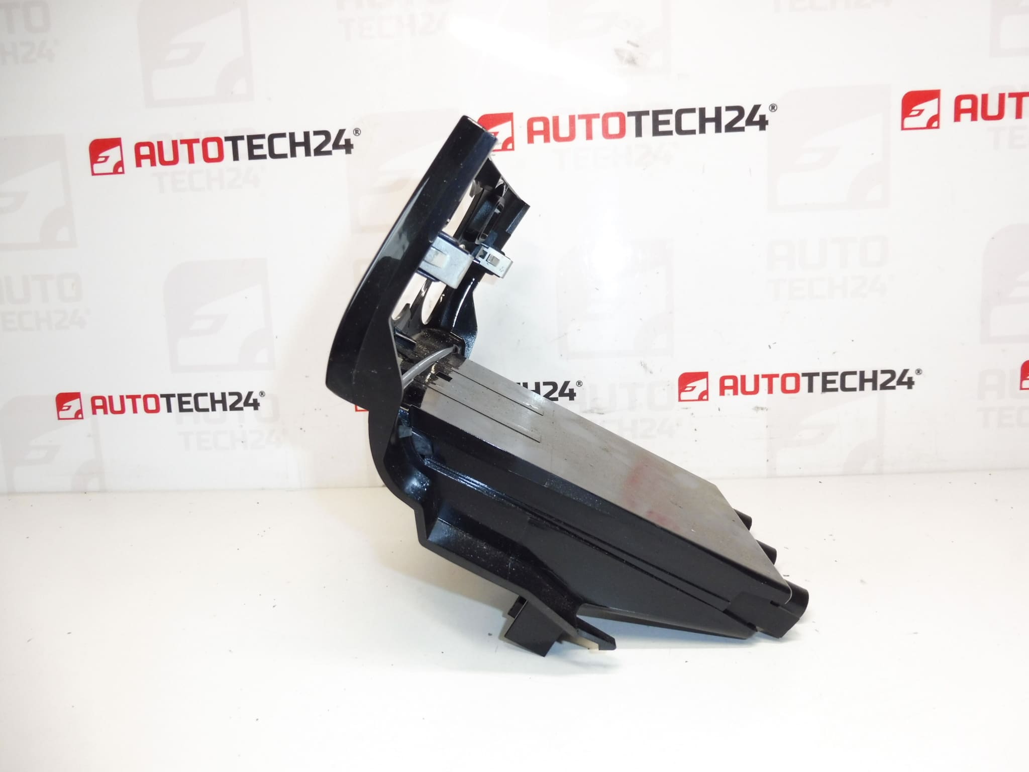 Tableau de commande climatique Peugeot 308 9660529177 8231RC – Image 2