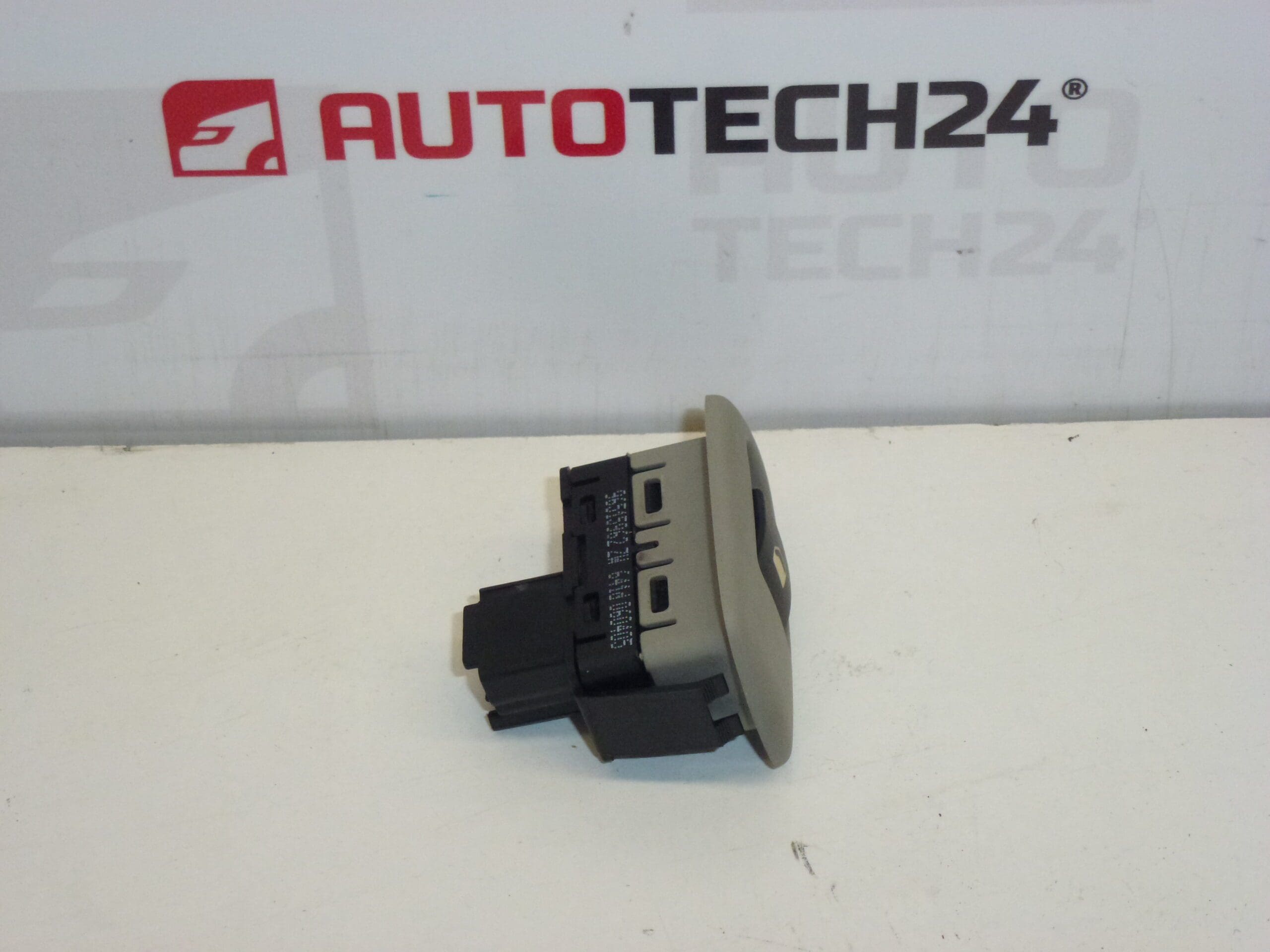 Commande de vitre Citroën C5 96515962ZW 6554HN – Image 2