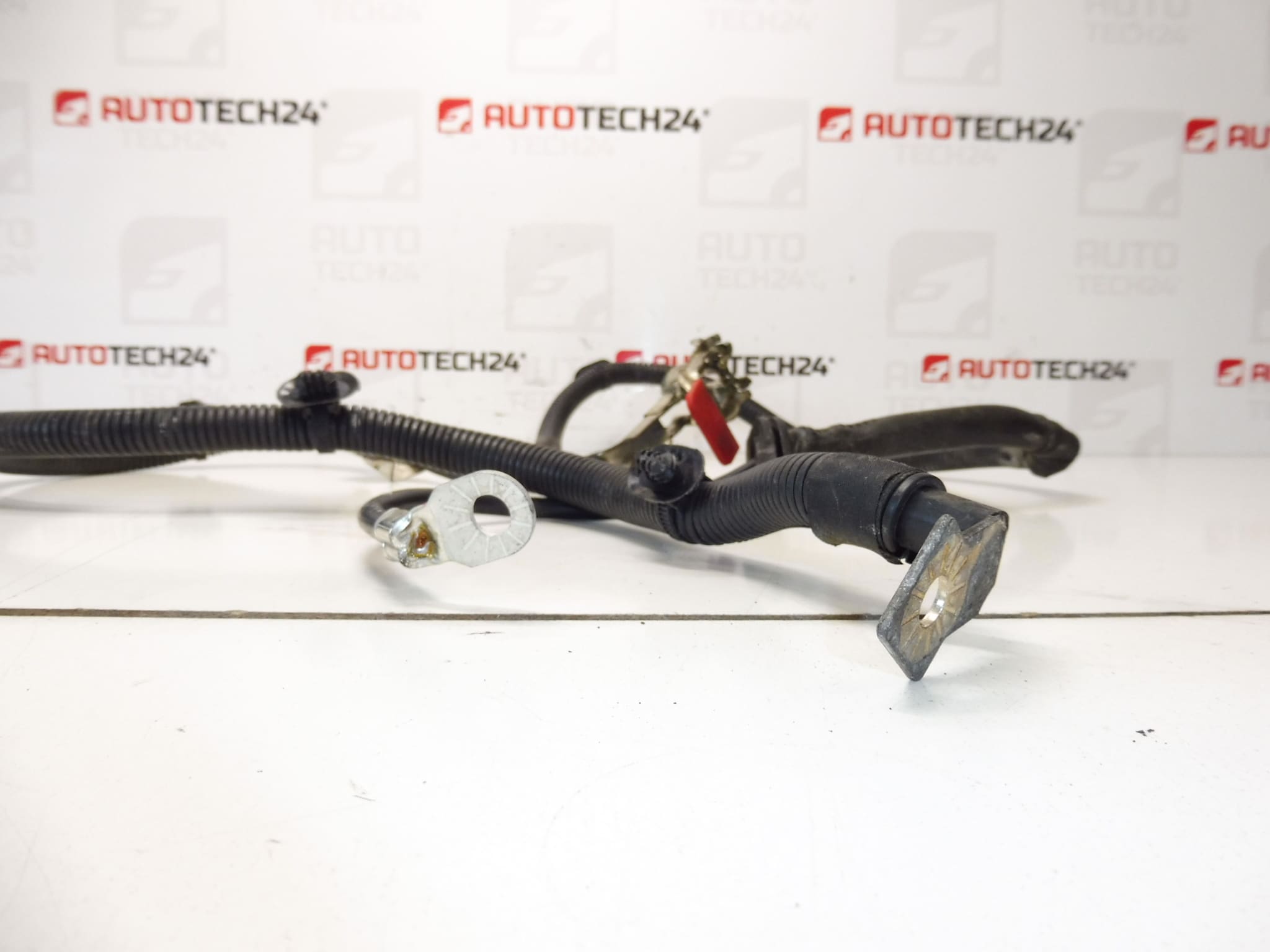 Câble positif batterie auto Citroën Peugeot 1.6 16V NFU 9661254680 9655593580 5642GV – Image 2
