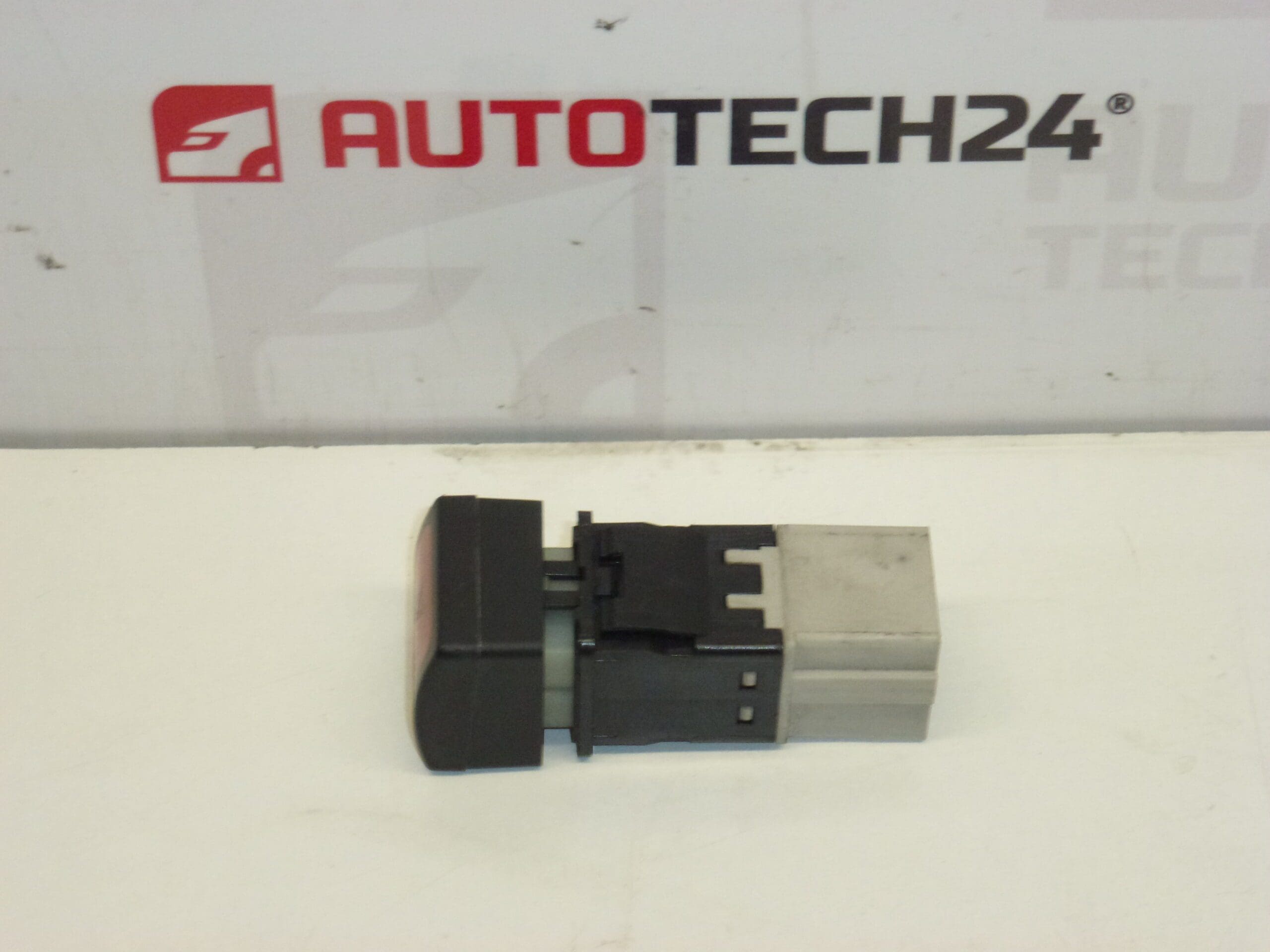 Contrôleur de feux de détresse Citroën Xantia 6552VX – Image 2