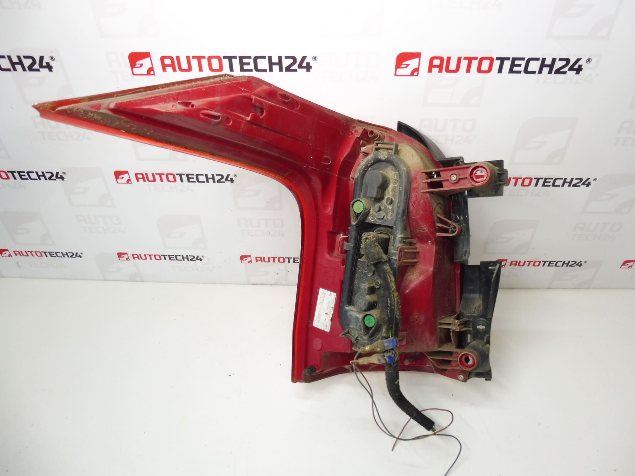 Feu arrière droit Peugeot 5008 I 9672666680 6351KH 6351HX – Image 2