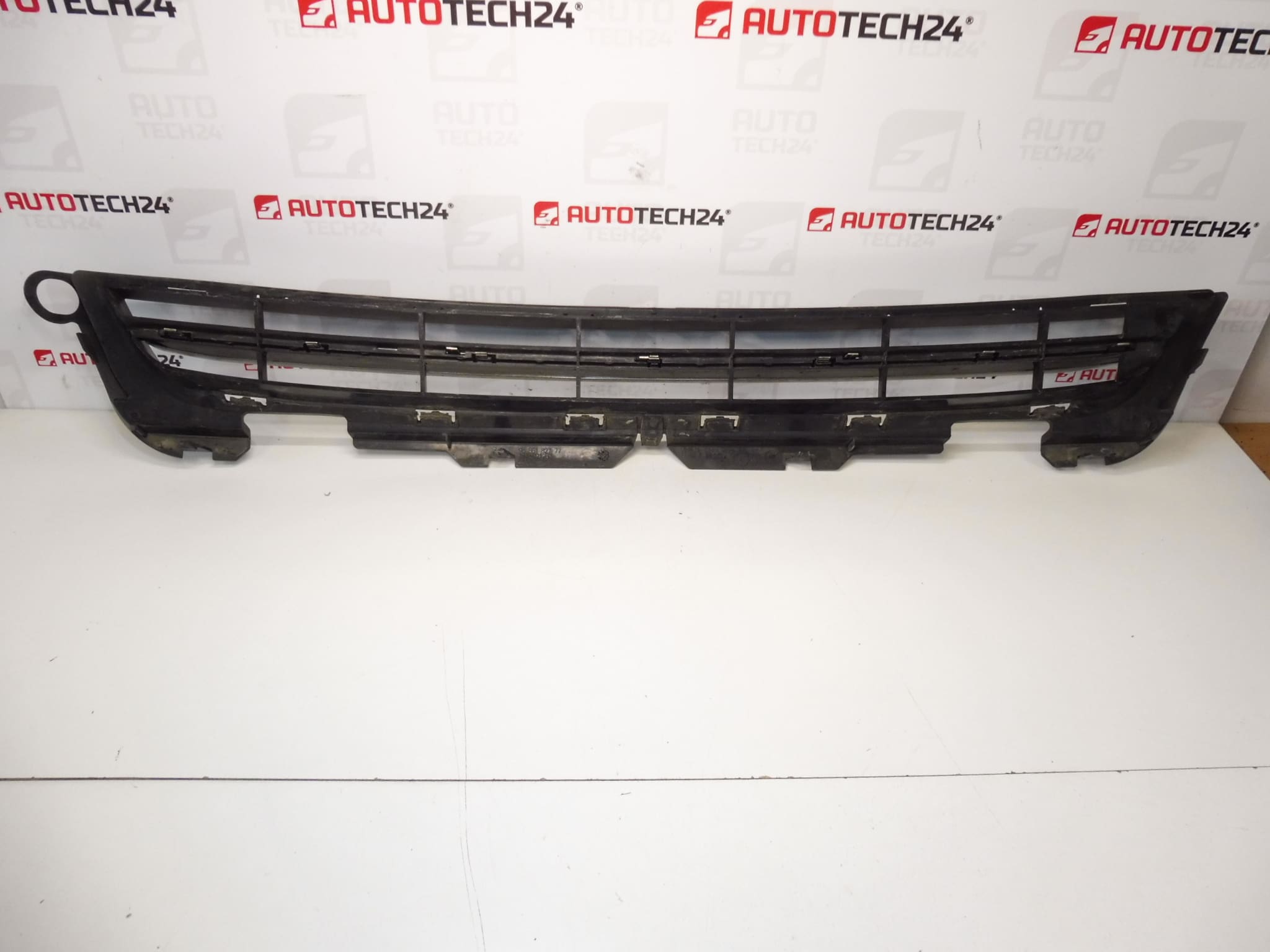 Grille de pare-chocs avant Peugeot 5008 9686182777 7422H7 – Image 2