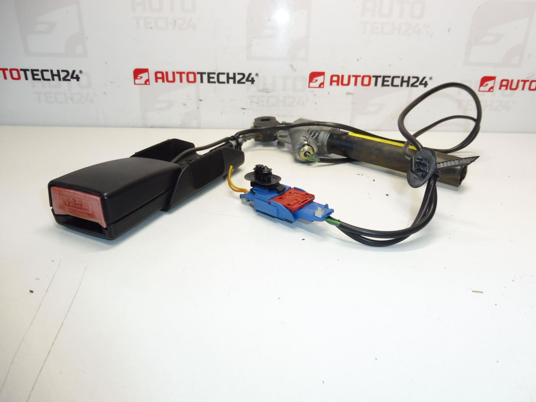Pyrotensionneur droit Citroën C2 C3 9640676777 8973TG – Image 2