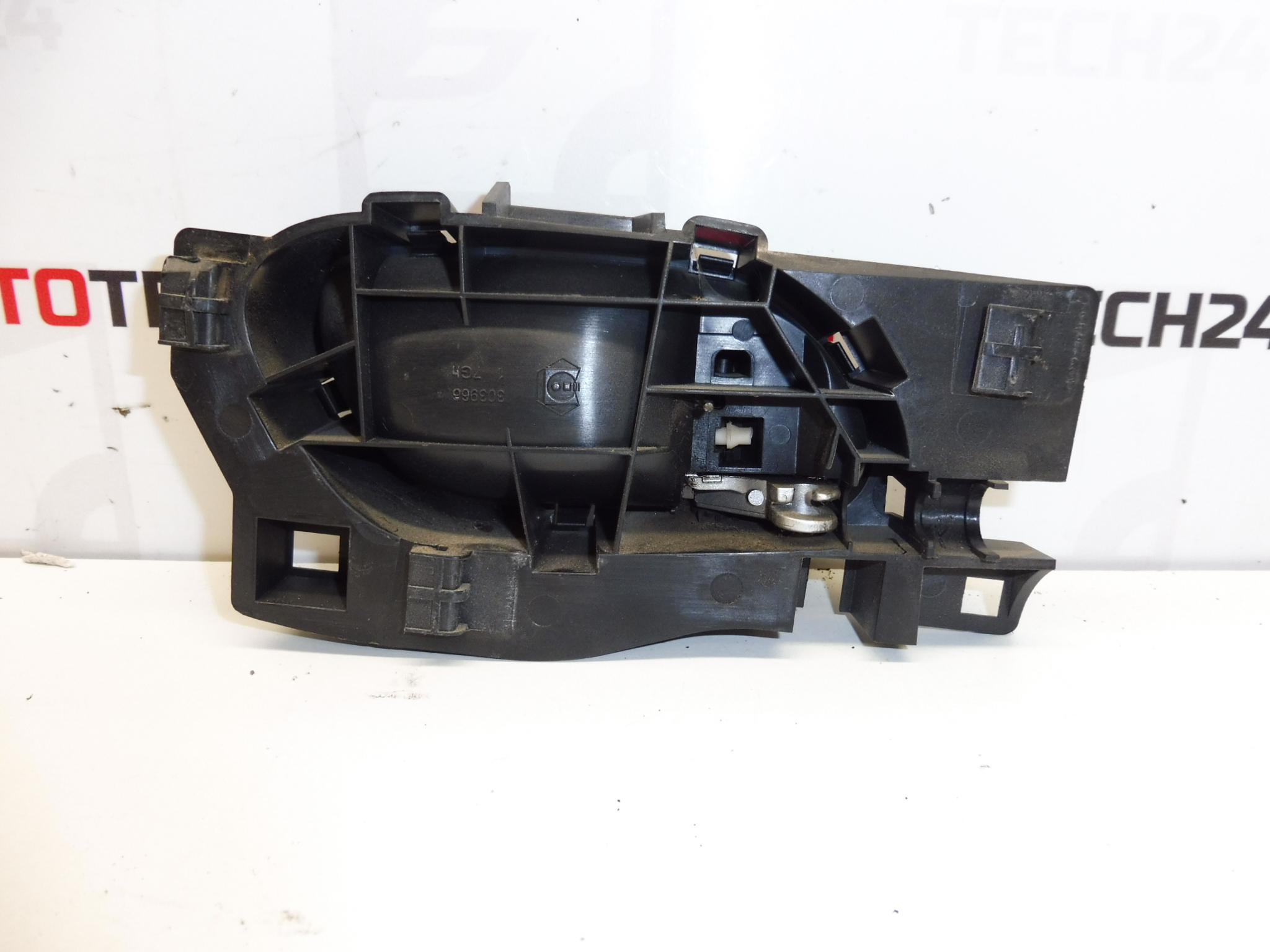 Poignée de porte intérieure gauche Peugeot 207 96802456VV 9143L8 – Image 2