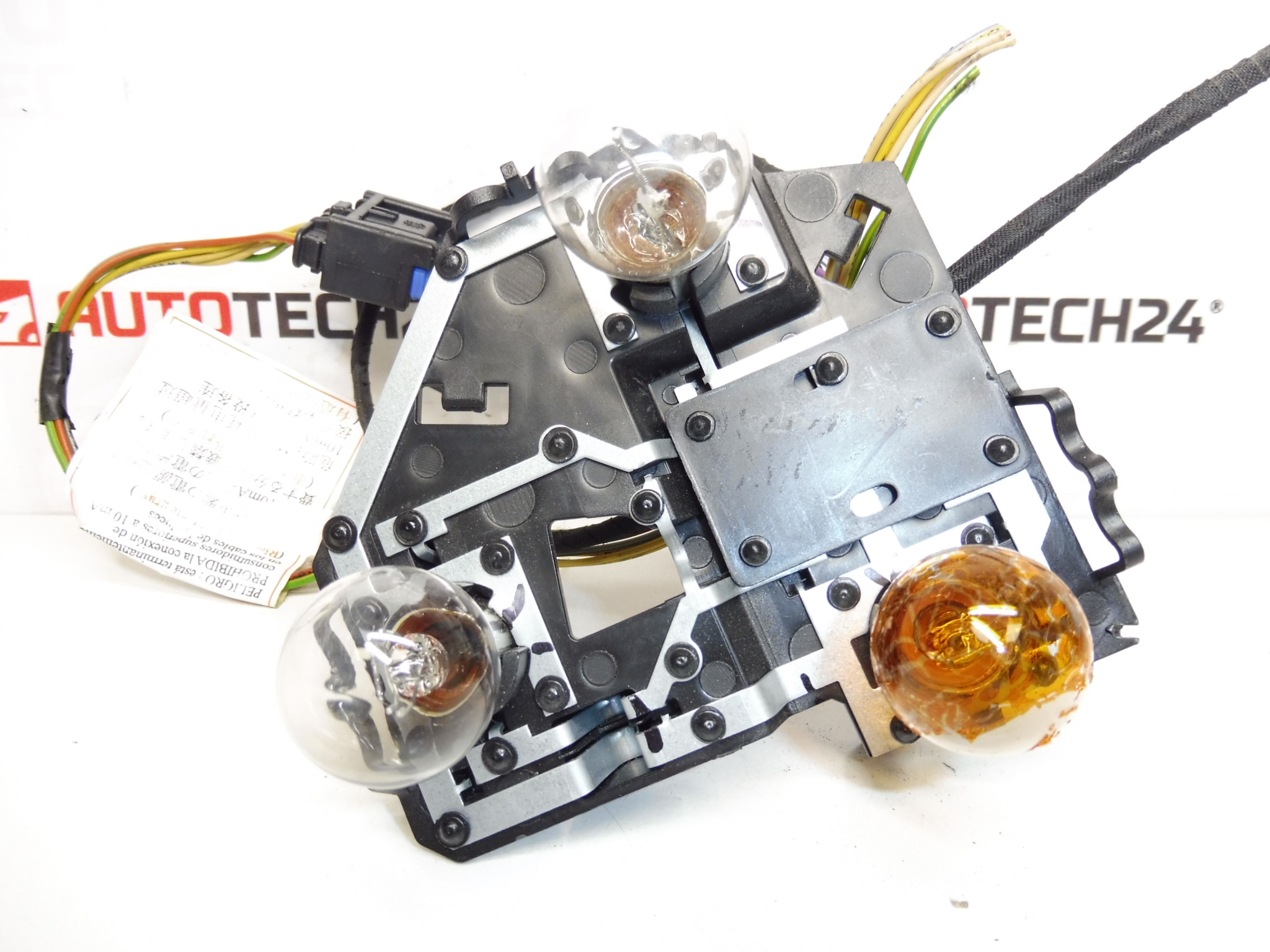 Douille de feu arrière gauche avec câblage Peugeot 206+ 6350GV – Image 2