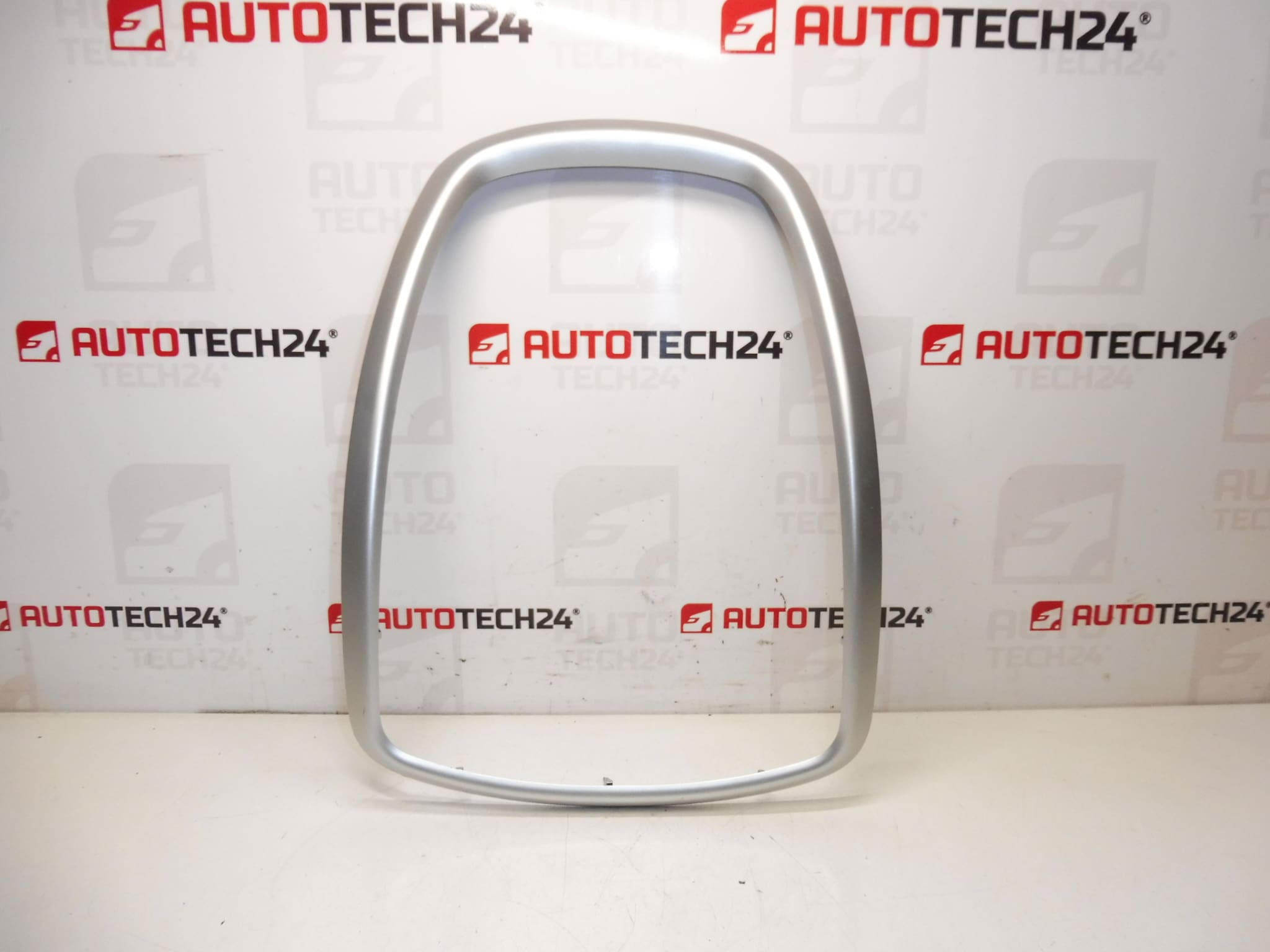 Garniture de panneau central Peugeot 206+ 207 96831399 824455
