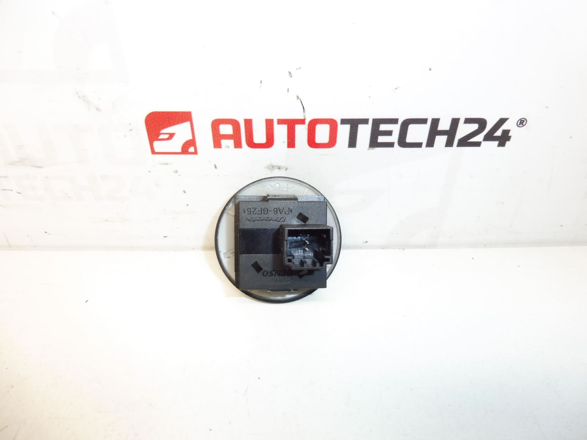 Régulateur de climatisation Citroën C8 Peugeot 807 1495745077 6451TQ – Image 2