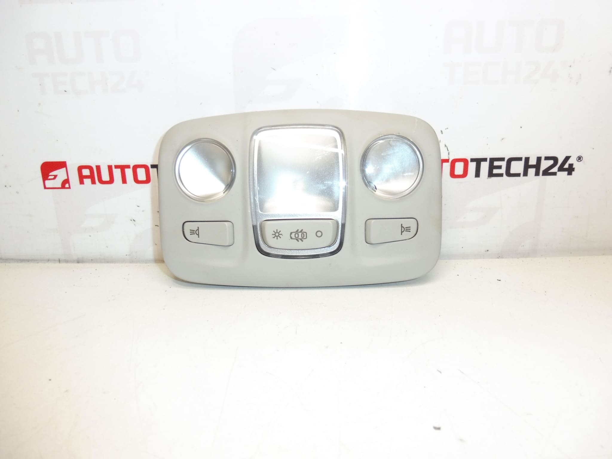 Plafonnier pour Citroën Peugeot DS 96781446BJ 6362AY