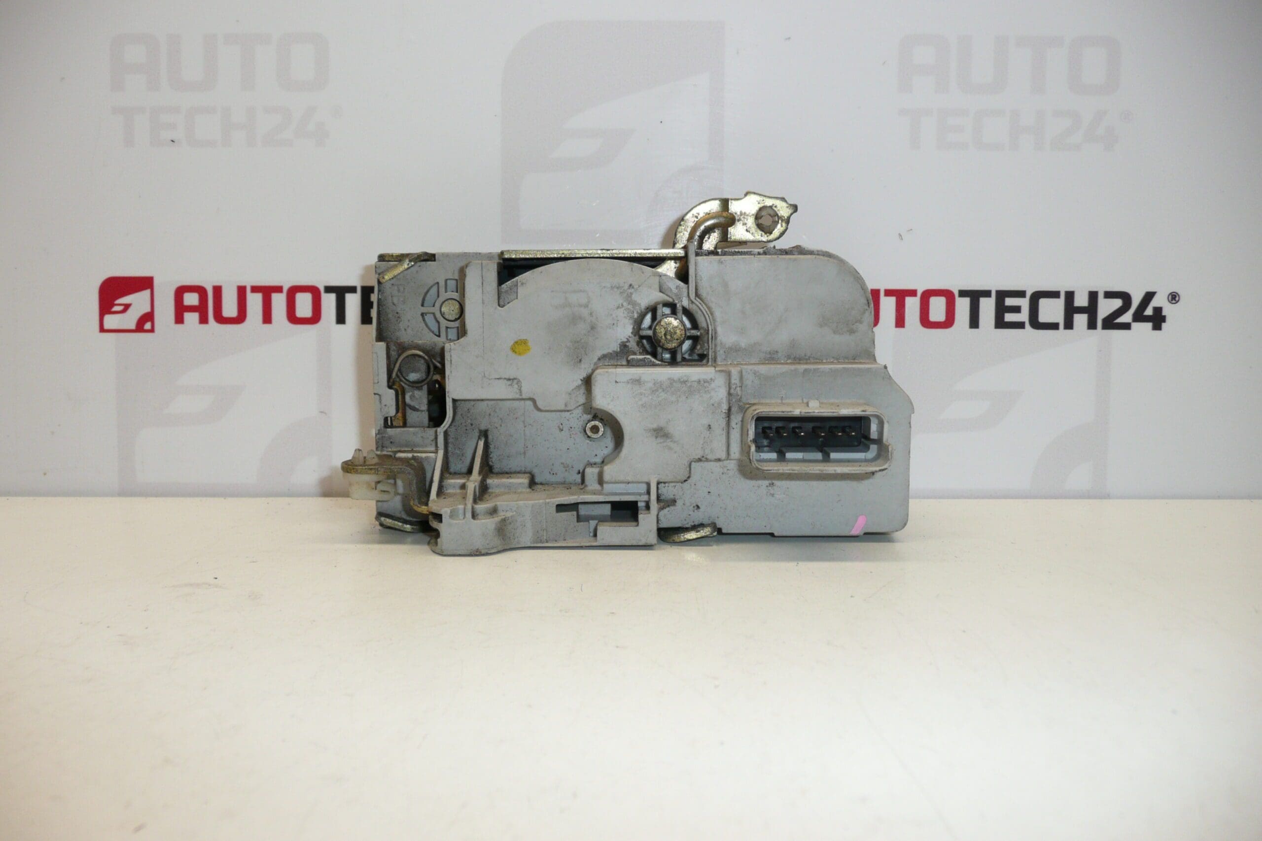 Serrure de porte avant droite Citroën C5 I et II 9136J9 – Image 2
