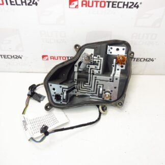 Partie de la lampe droite Peugeot 301 9674807880
