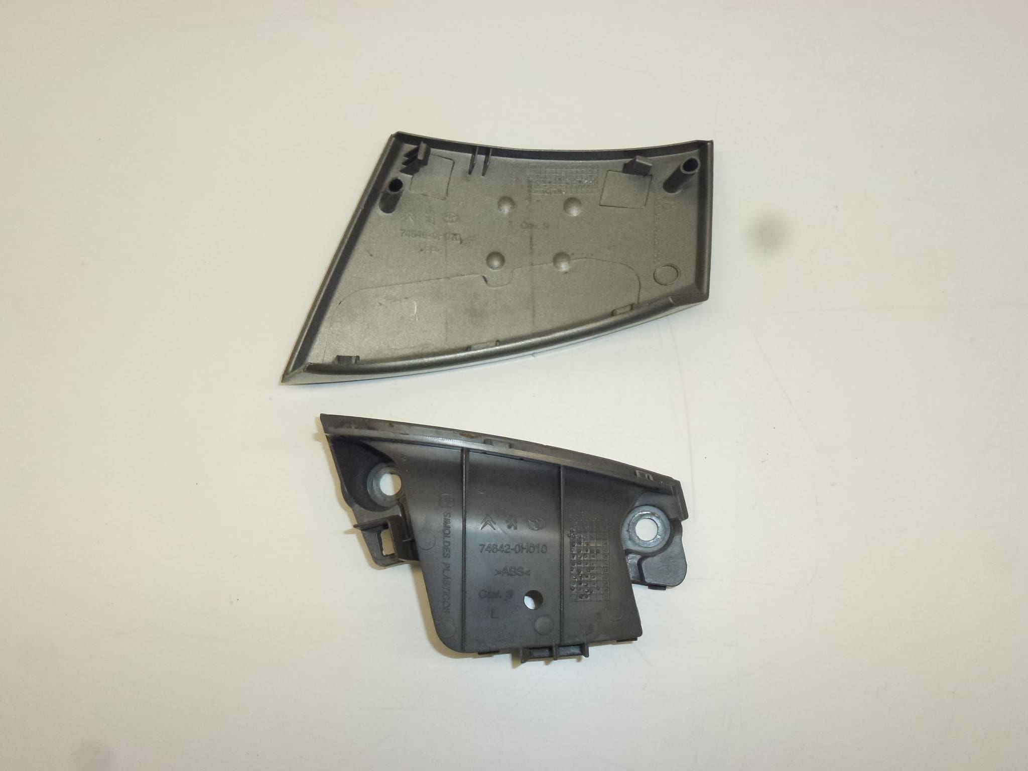 Poignée intérieure gauche Citroën C1 Peugeot 107 74646-0H010 74642-0H010 – Image 2