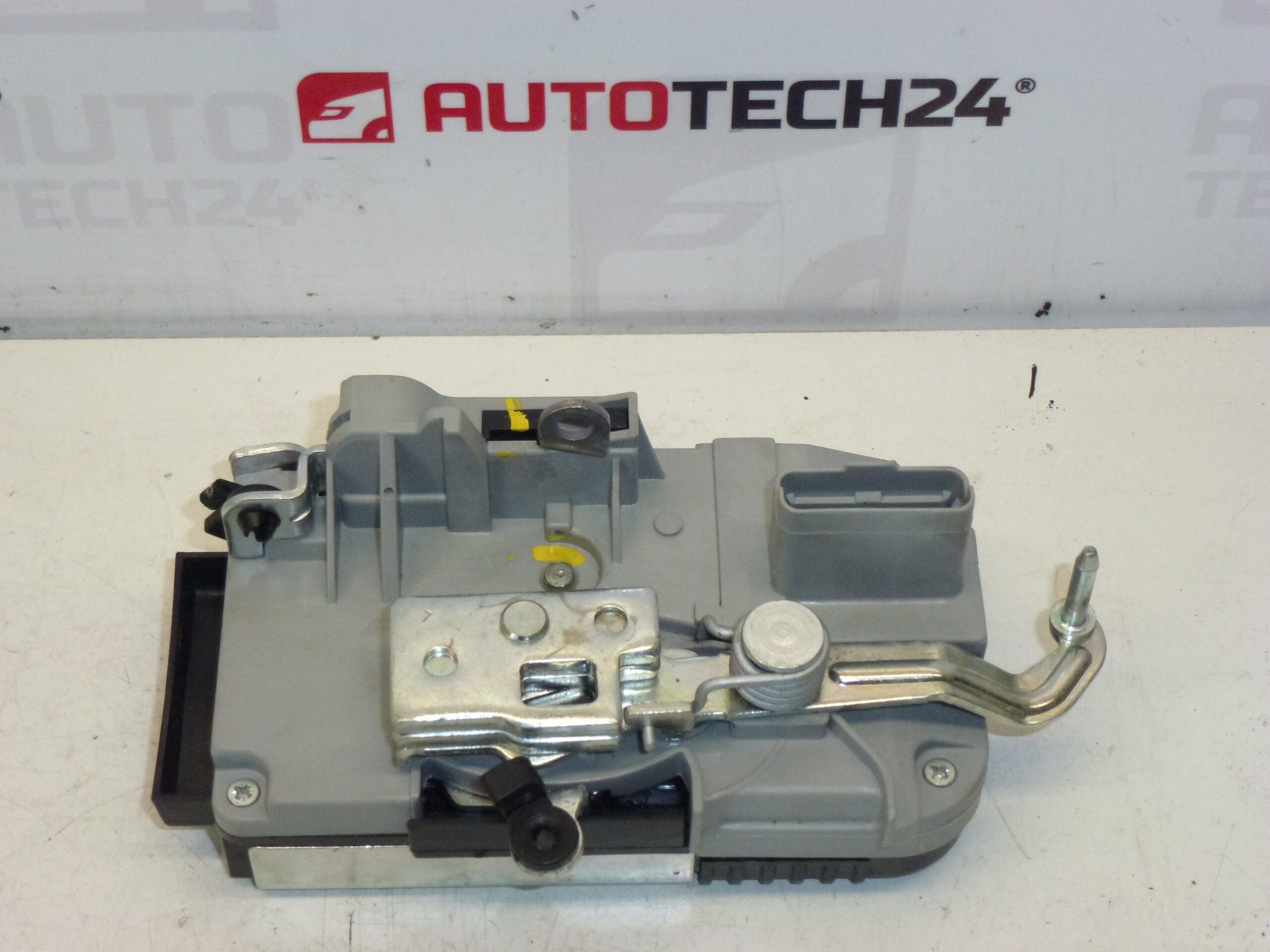 Serrure porte avant gauche Citroën Peugeot 9135L4 – Image 2