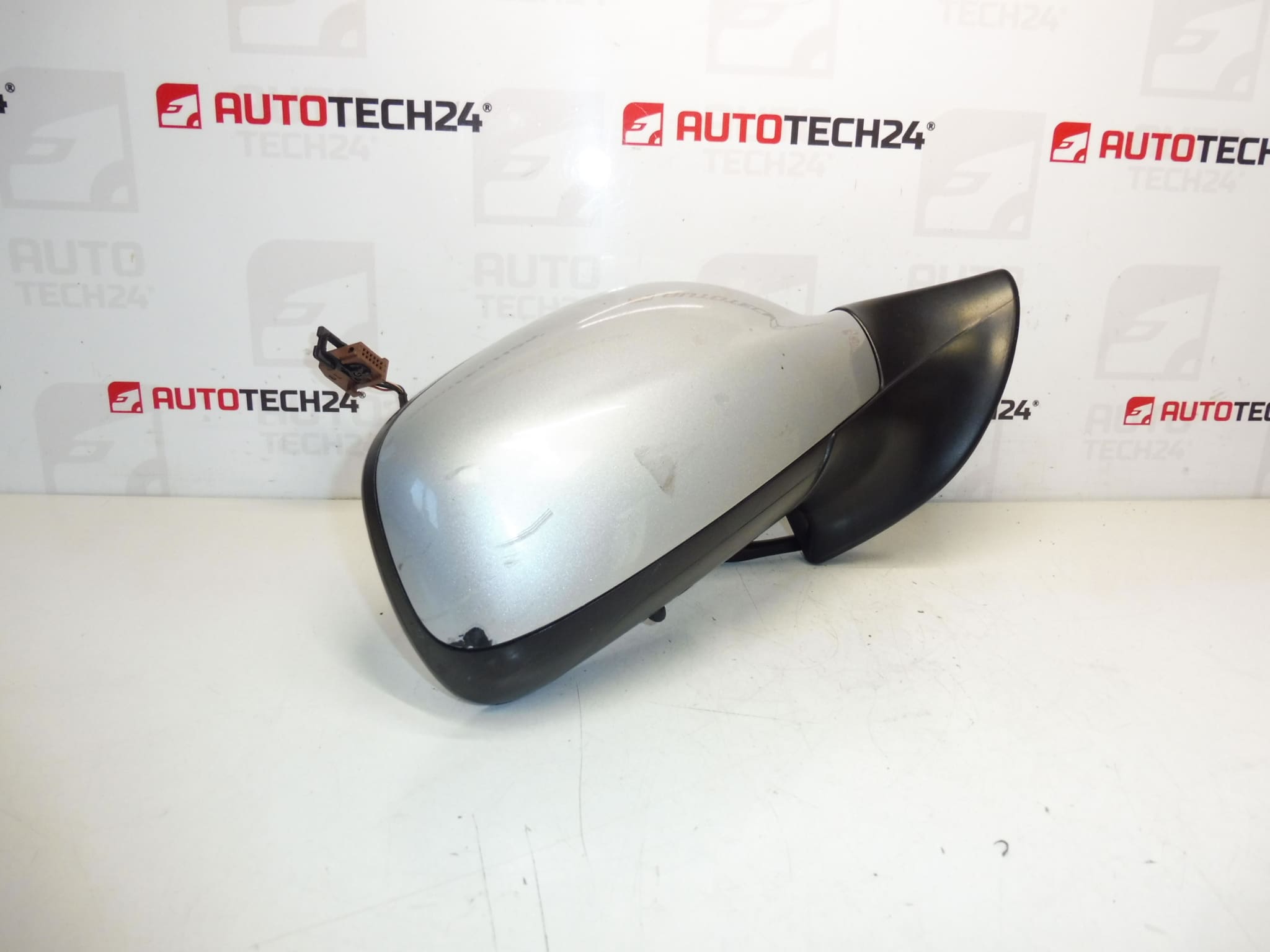 Rétroviseur Droit EZRC Peugeot 407 96457000XT 8149VA