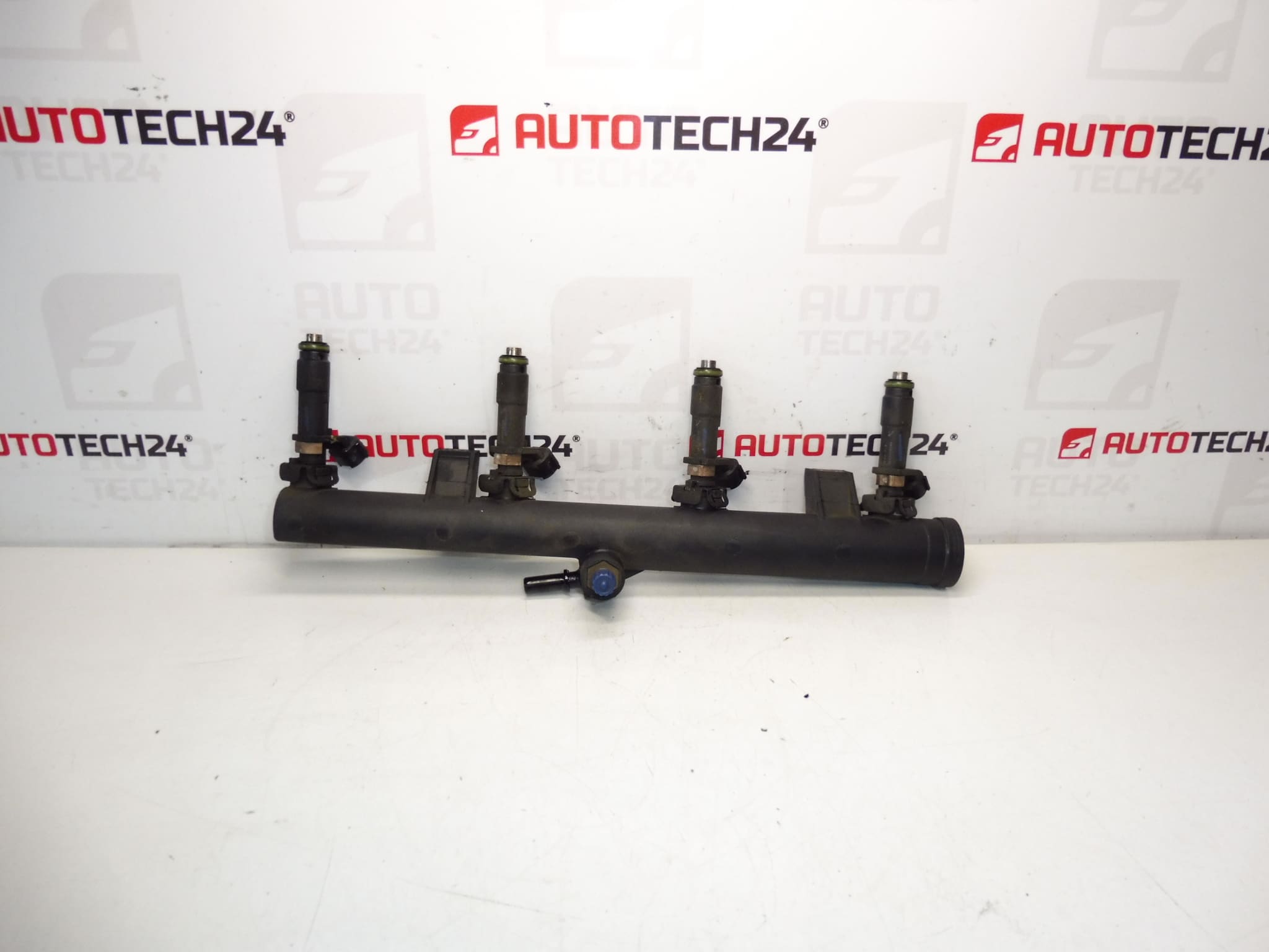 Rampe d'injection Citroën Peugeot 1.8 16V et 2.0 16V 157088 1984G3