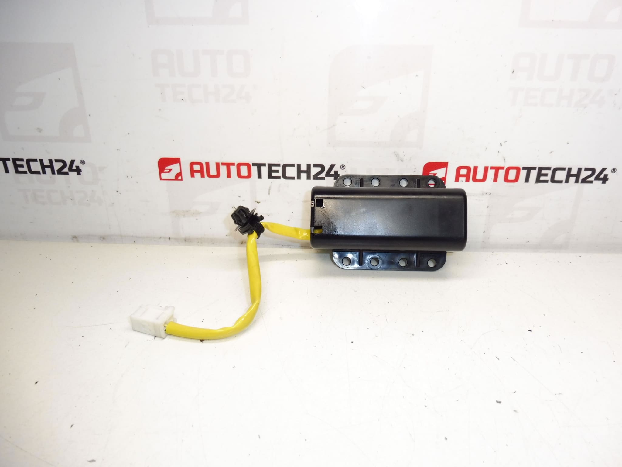 Citroën Peugeot 8610A054 8216RK contacteur airbag