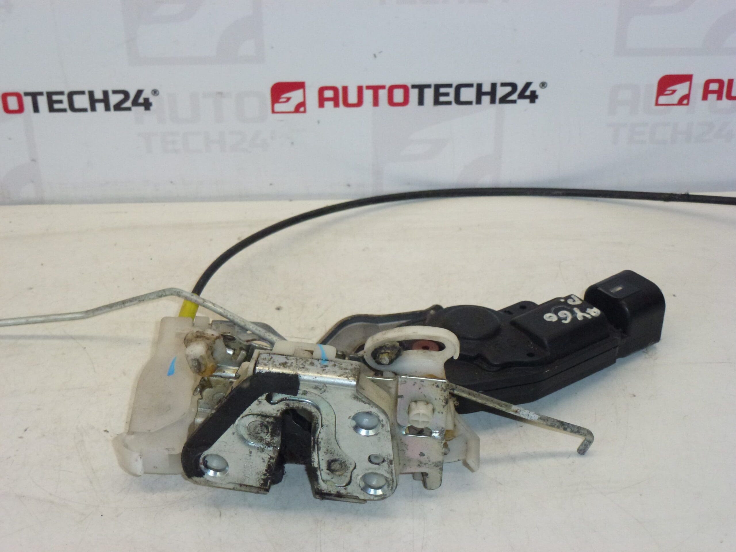 Serrure porte avant droite Citroën C1 Peugeot 107 9136T9 – Image 2