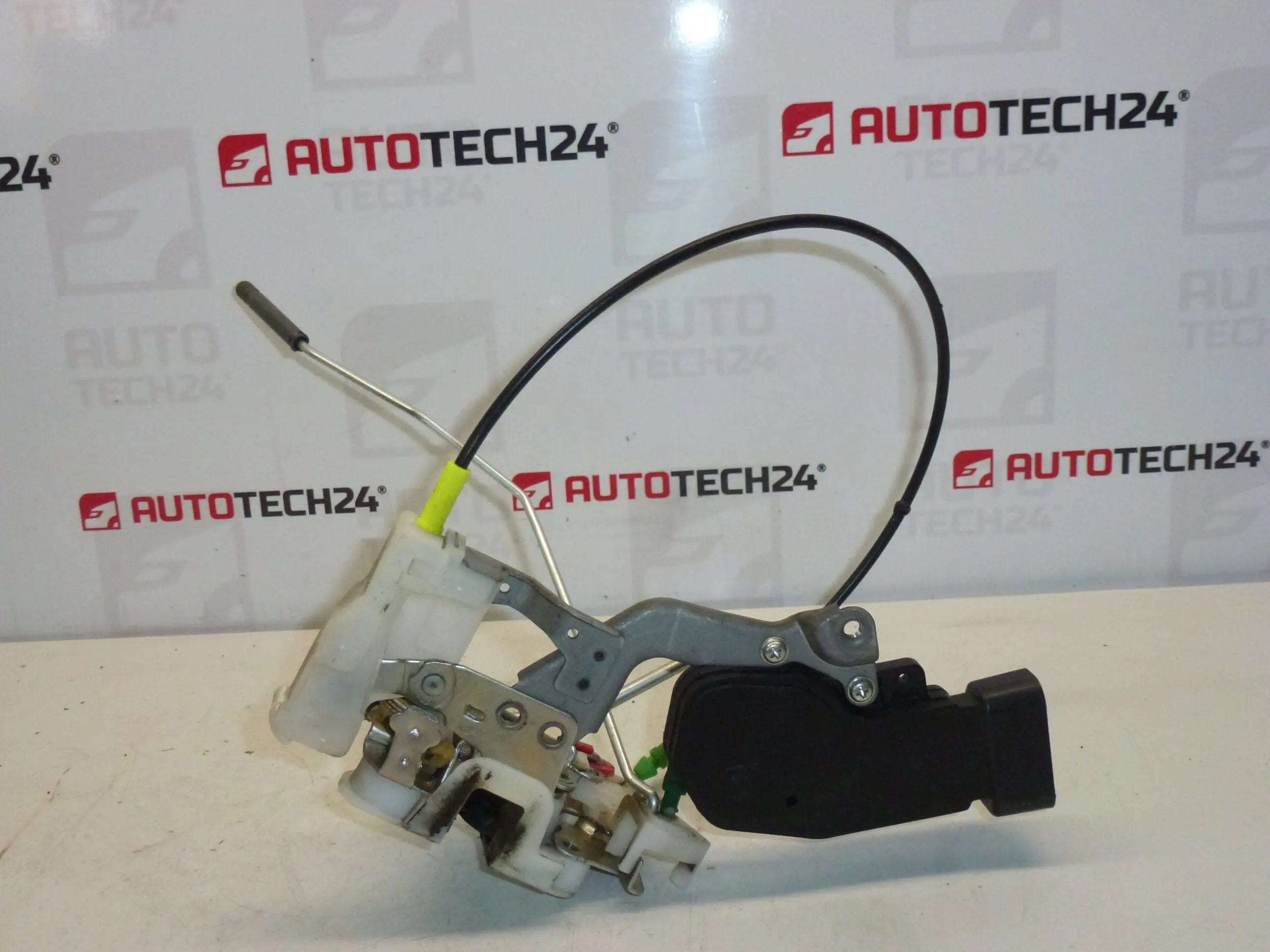 Serrure porte avant gauche Citroën C1 Peugeot 107 9135T2 – Image 2