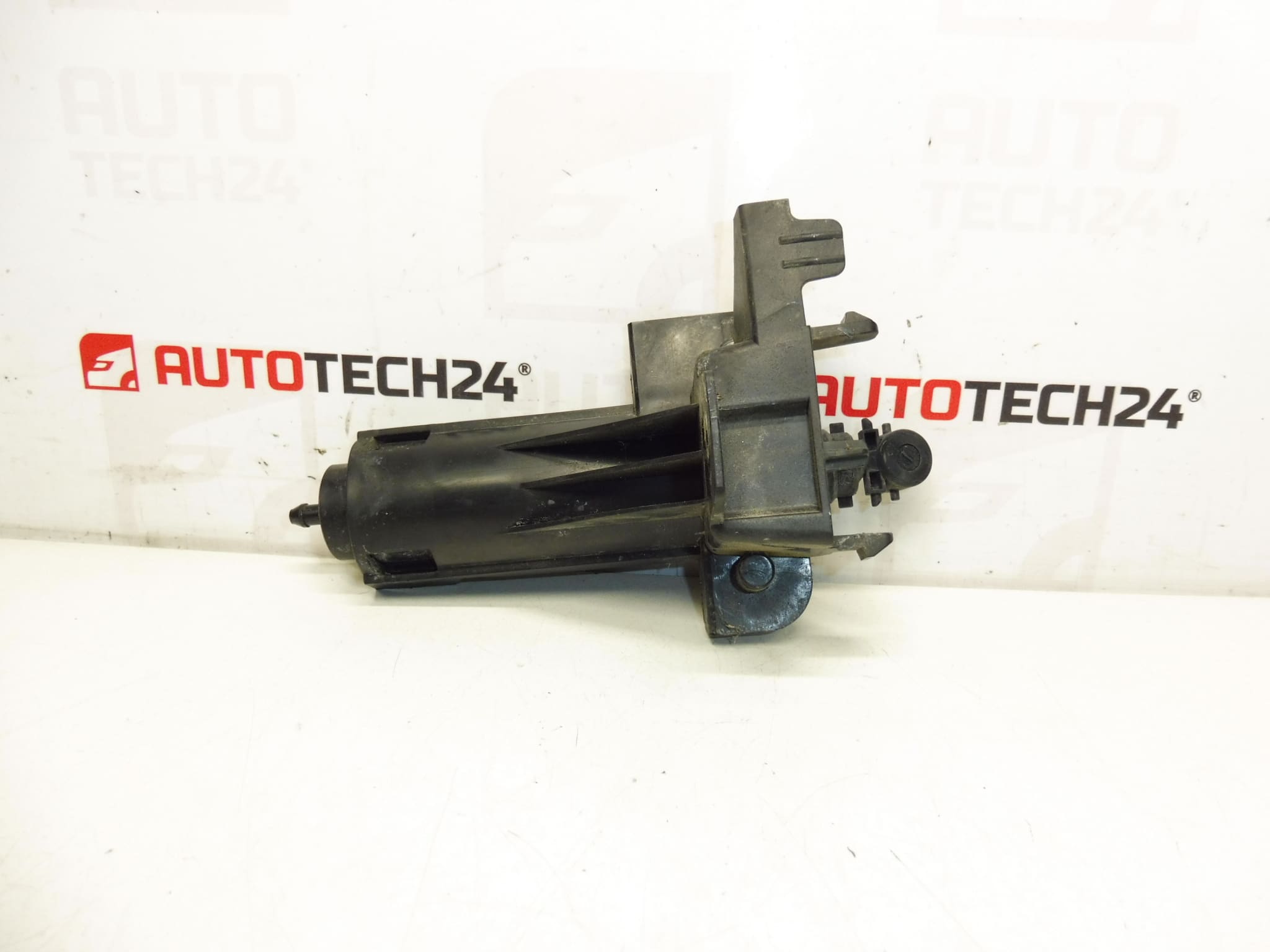 Lave-phare gauche Peugeot 3008 5008 9685172780 9685172680 6438AS