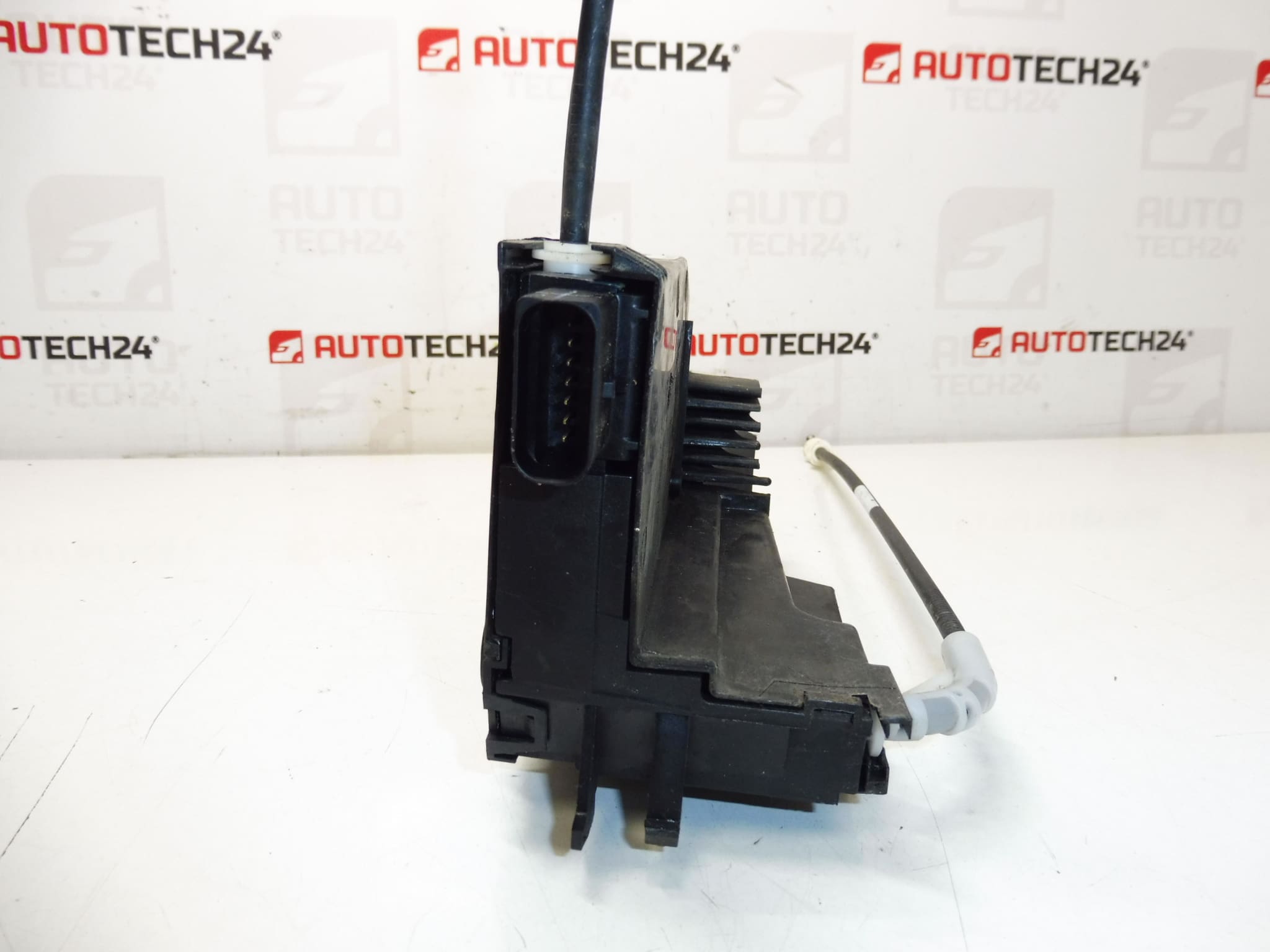 Serrure de porte conducteur avant gauche Peugeot 308 T9 9810309480 – Image 2