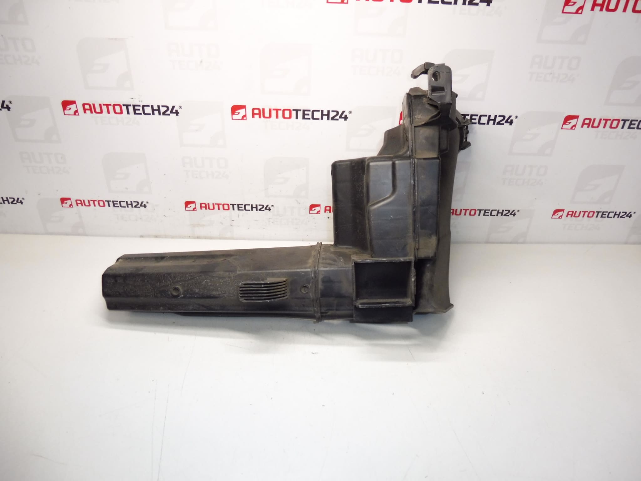 Résonateur d'admission d'air 1.4 VTI 70 kW 8FS Citroën Peugeot 9683339380 1436Q7